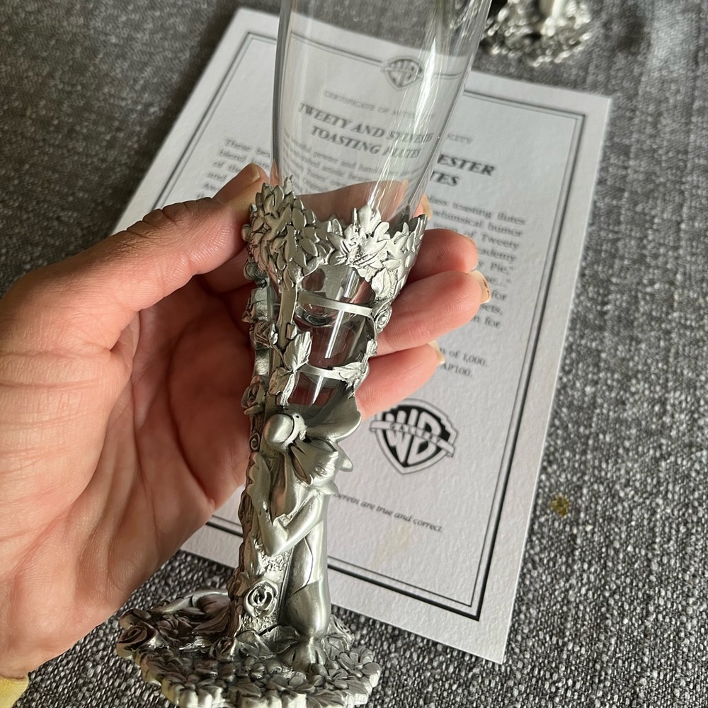 Sylvester and Tweety bird champagne flutes.